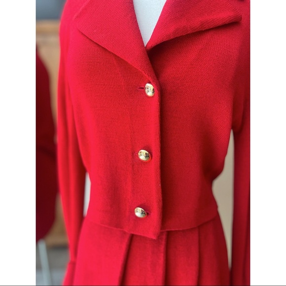 VINTAGE ST. JOHN SEPARATES red skirt and cardigan sz S - Picture 5 of 10